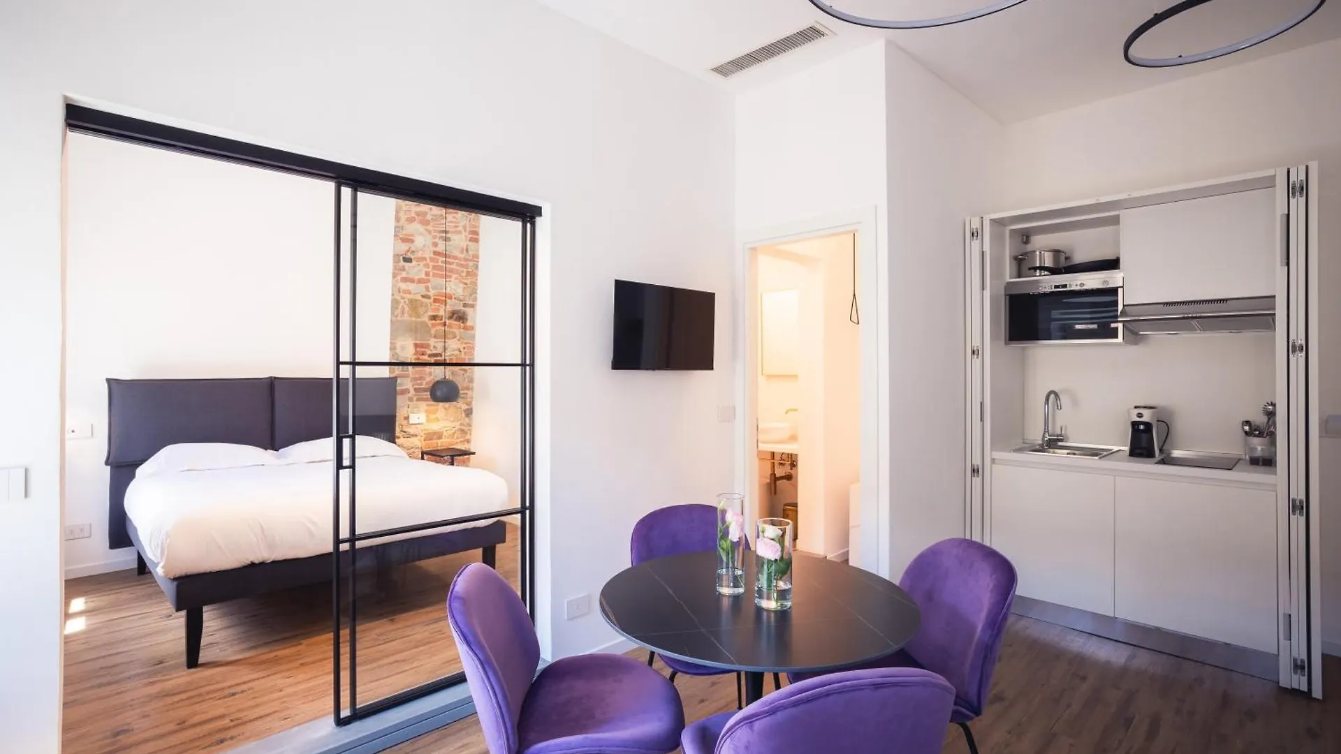 Suite Design & Spa Lucignano 0*,