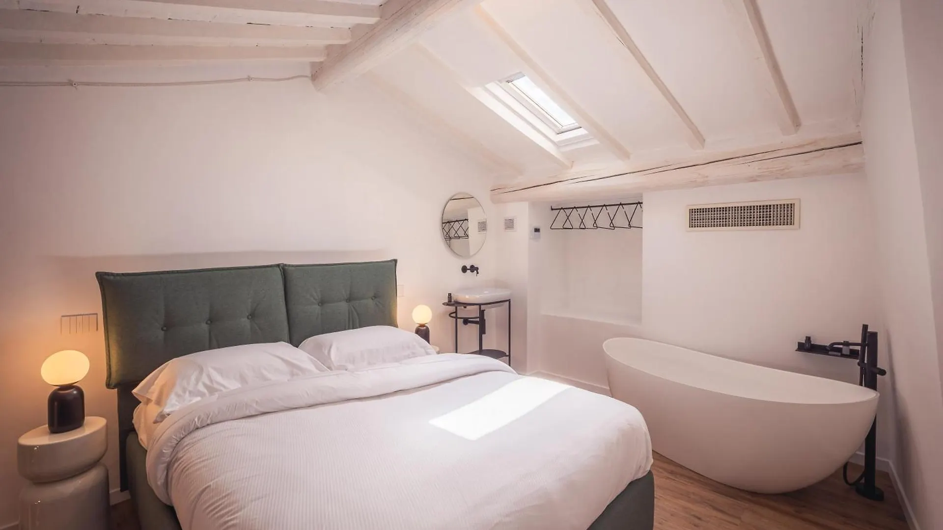 Suite Design & Spa Lucignano Hotel